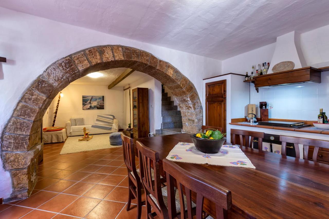 Esclusiva Dimora Storica: Medieval Heart Retreat Castelsardo Exterior photo